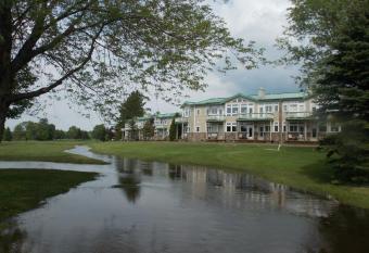 Fairway Suites At The Peak has Balcony rooms