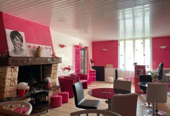 La Cigale has Balcony rooms