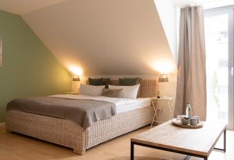 Ko  Ono Hotel has Balcony rooms