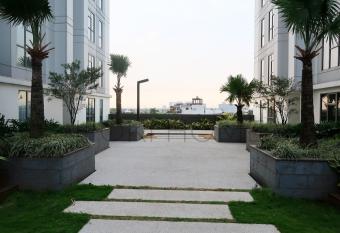 Apartement M-Town Dakota 3 BR Gading Serpong Tangerang by HokiHome has Balcony rooms