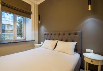 Idea Design Apart-Hotel Maidan allows 18 year olds to book a room