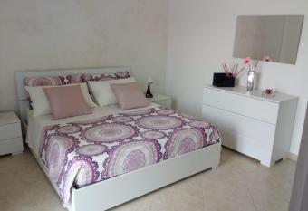 beb del Carmelo has Balcony rooms