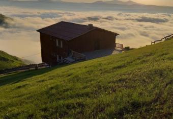 MiGRORA   OTEL&RESTAURANT-KARESTER YAYLASI has Smoking/Balcony rooms