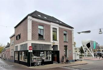 Villa Wanrooy allows 18 year olds to book a room