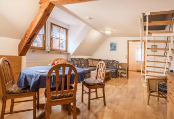 Ferienwohnung Nr 2 has Balcony rooms