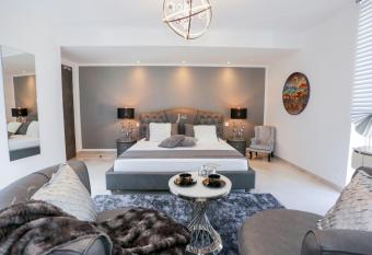 J Me Boutique Hotel - Adults only has Balcony rooms