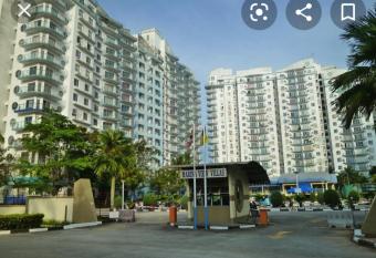 PD MARINA HOLIDAY APARTMENT has Balcony rooms