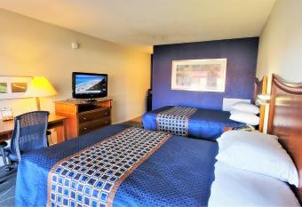 Economy 7 Inn- Newport News has Smoking rooms