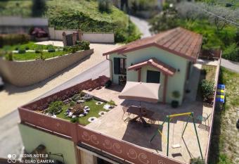 Villa Eden has Balcony rooms