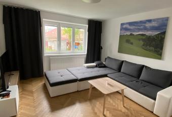 Apartman Relax allows 18 year olds to book a room