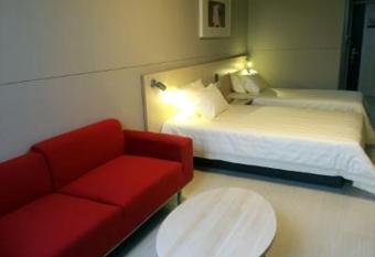 Jinjiang Inn Shanghai Zhangjiang Financial Information Park Caolu Station Branch allows 18 year olds to book a room