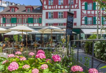 Hotel Hofgarten Luzern allows 18 year olds to book a room