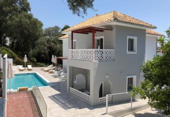 Theros Stylish Suites allows 18 year olds to book a room