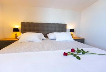 Apartments Ivica #7 has Balcony rooms