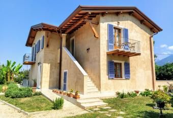 Agriturismo La Vite Maritata has Balcony rooms