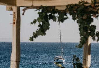 Avali Deluxe Suites has Balcony rooms