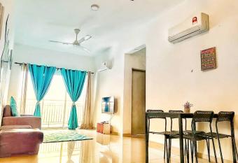 Enjoy the sunset @ Bright mesahill condo allows 18 year olds to book a room