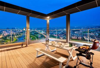 K-Hills The Terrace has rooms with a private hot tub