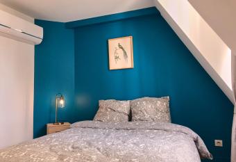 Logement dans le Vieux Tours has Balcony rooms