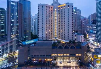 Jianguo Hotel Shanghai allows 18 year olds to book a room
