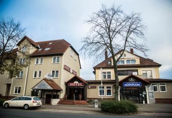 Hotel Stadt Peine allows 18 year olds to book a room