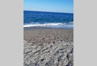 Marianna s house for your holidays (near Taormina) has Balcony rooms