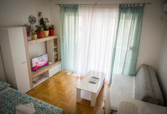 Apartment Sunce has Balcony rooms