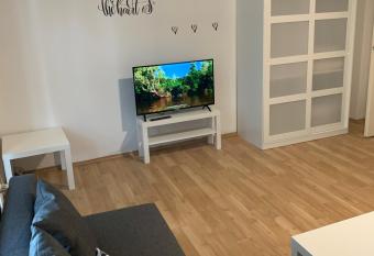 3 Zimmer Wohnung Garbsen allows 18 year olds to book a room