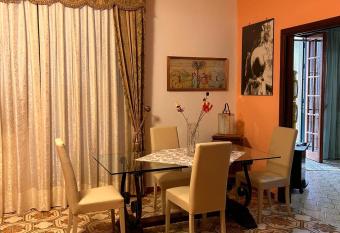 La casa di Mary has Balcony rooms