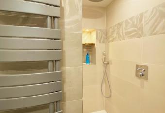 Studio CC has Balcony rooms