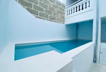 Hotel Casa Miranda - Adults Only allows 18 year olds to book a room