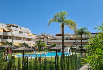 Chap  n Jardines Piscina Terraza 3 Rooms 2 ba  os has Balcony rooms