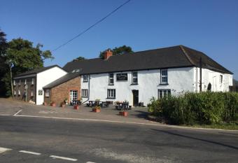 Thelbridge Cross Inn allows 18 year olds to book a room