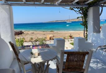 Palio Karnagio                             allows 18 year olds to book a room