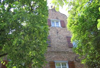 Hotel Lindenhof allows 18 year olds to book a room