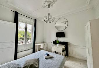 La Terrasse - Vue cath  drale - Hyper centre 1D has Balcony rooms