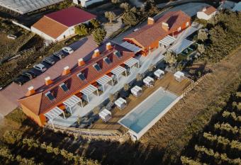 Casinhas de Santo Ant  nio has Balcony rooms