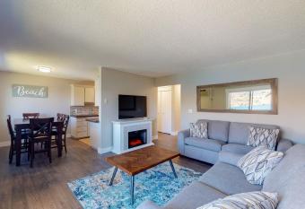 Paradise View #211 has Balcony rooms