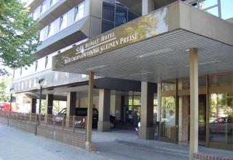 Central-Hotel Tegel allows 18 year olds to book a room