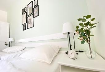 Apartamento  has Balcony rooms