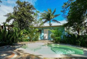 Haus unter Palmen allows 18 year olds to book a room