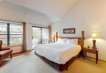 River Mountain Lodge II has Balcony rooms