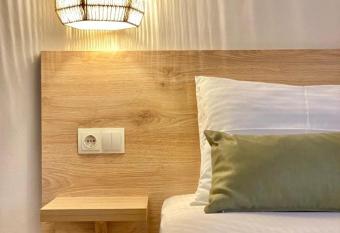 Annmari Studios has Balcony rooms