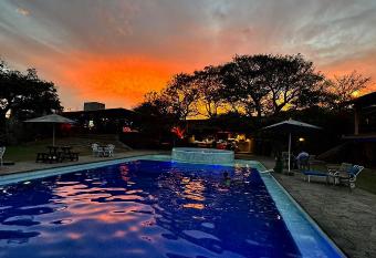 Los Cruxes has Balcony rooms