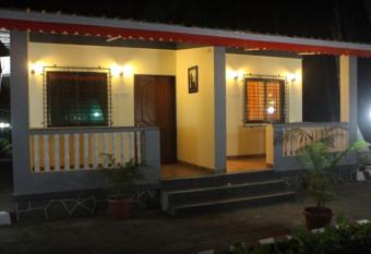Madhuvan Farm cottage has Balcony rooms