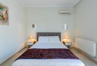 Yiotas House has Balcony rooms