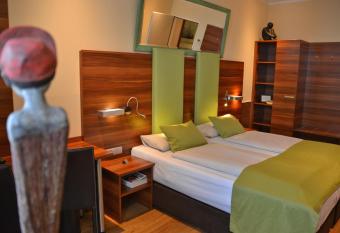 Arthotel Munich allows 18 year olds to book a room
