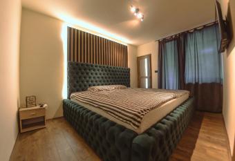 Loft Apartman Menhetn has Balcony rooms