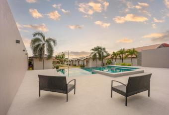 AKARD Private Villas Sattahip has Balcony rooms