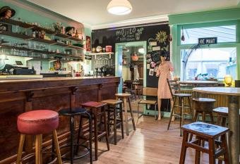 Vakantiewoning in Mol centrum met eigen bar  has Balcony rooms